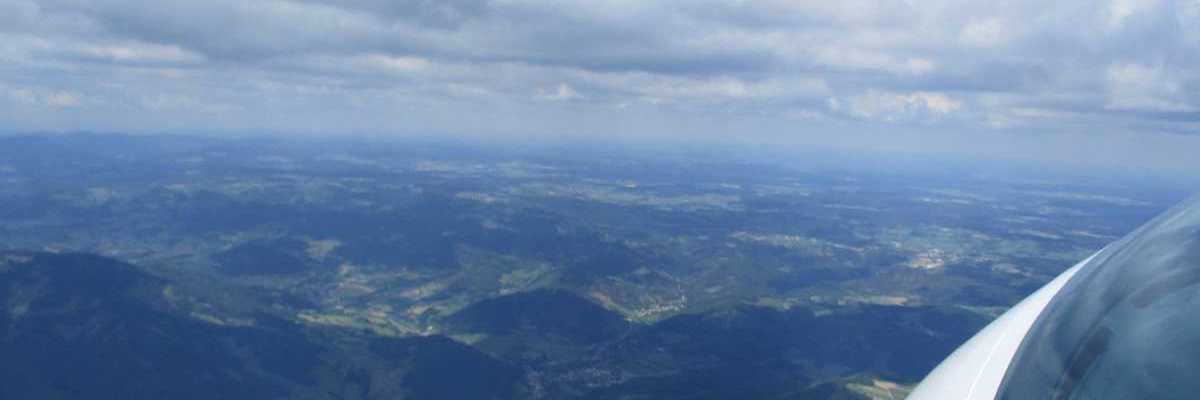 Flugwegposition um 09:23:34: Aufgenommen in der Nähe von Gemeinde Spitz, 3620, Österreich in 1877 Meter